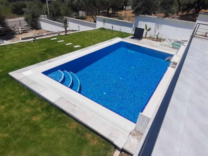 Neşe Hanım (Villa Havuzu ) Çeşme-Germiyan
